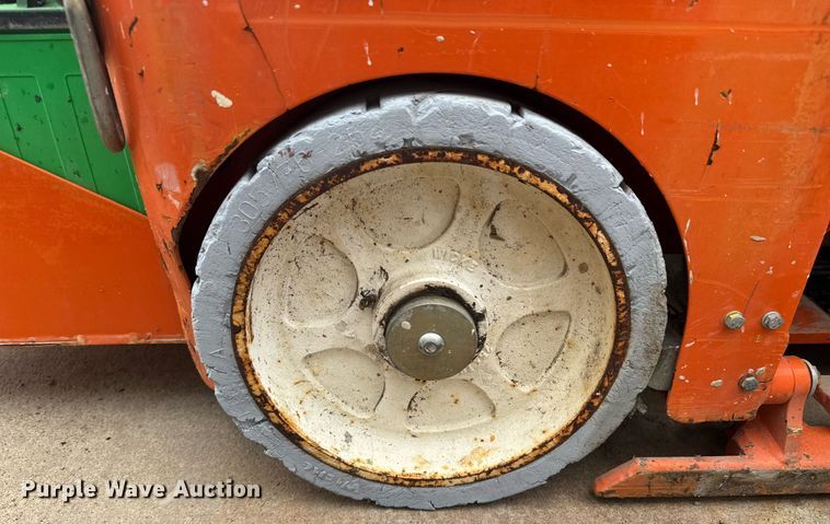 image for item DU9810 2015 Snorkel TM12 vertical lift