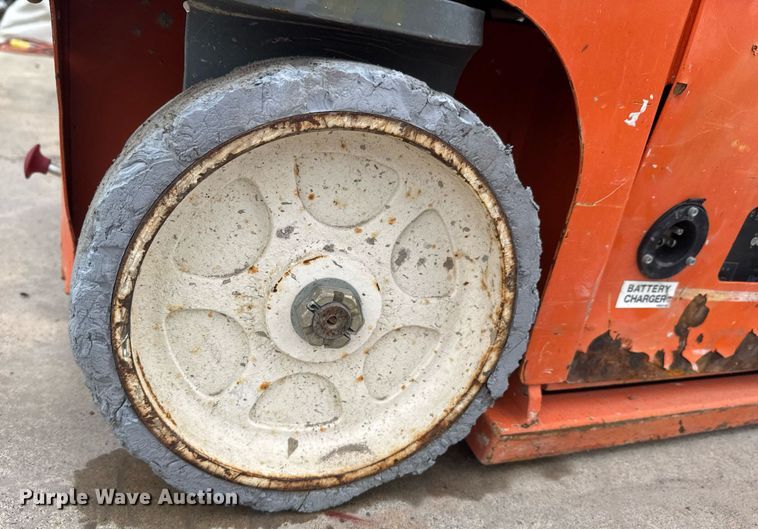 image for item DU9810 2015 Snorkel TM12 vertical lift