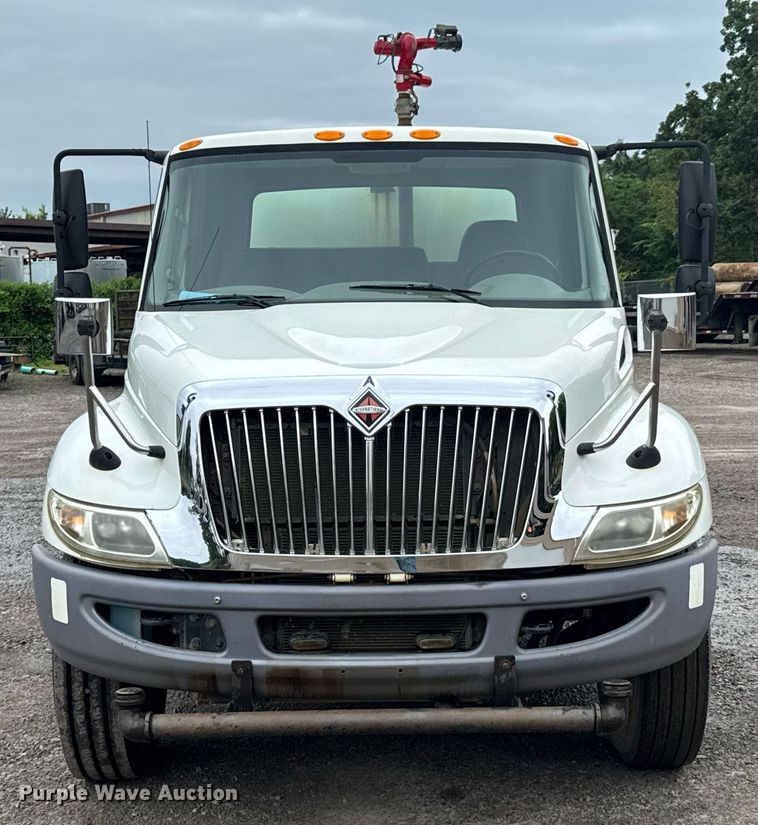 image for item DU9814 2012 International 4300 water truck