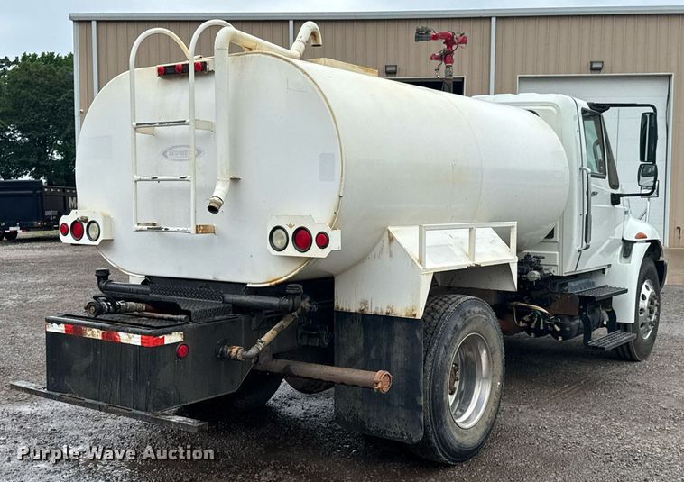 image for item DU9814 2012 International 4300 water truck