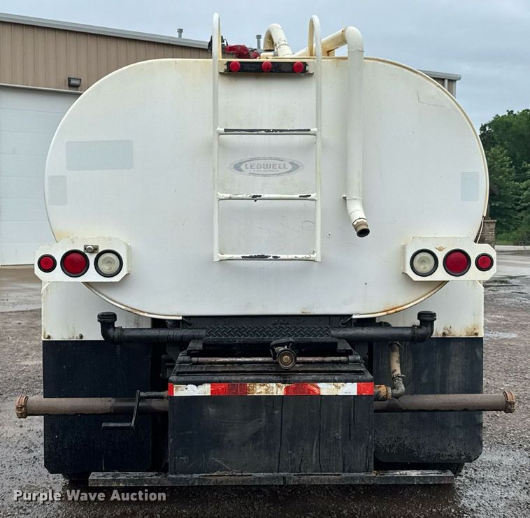 image for item DU9814 2012 International 4300 water truck