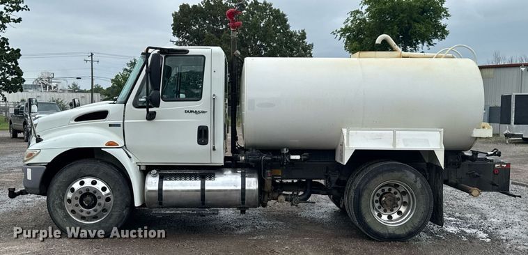 image for item DU9814 2012 International 4300 water truck