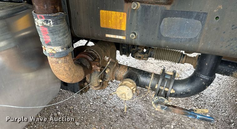 image for item DU9814 2012 International 4300 water truck