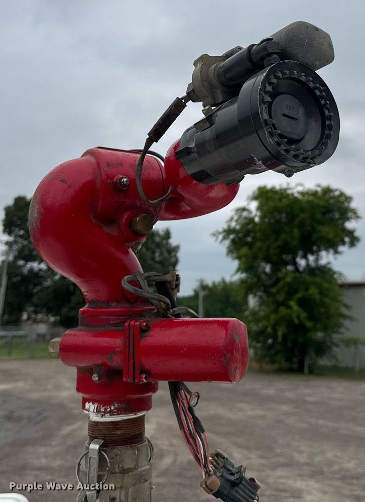 image for item DU9814 2012 International 4300 water truck