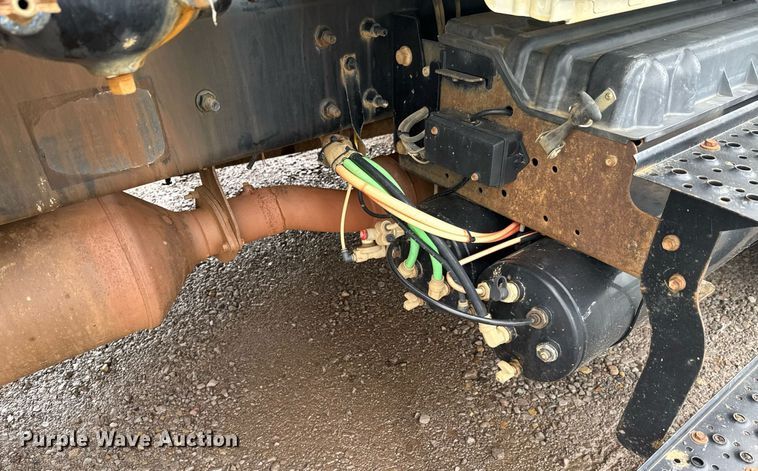 image for item DU9814 2012 International 4300 water truck