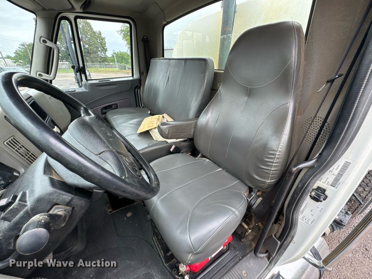 image for item DU9814 2012 International 4300 water truck