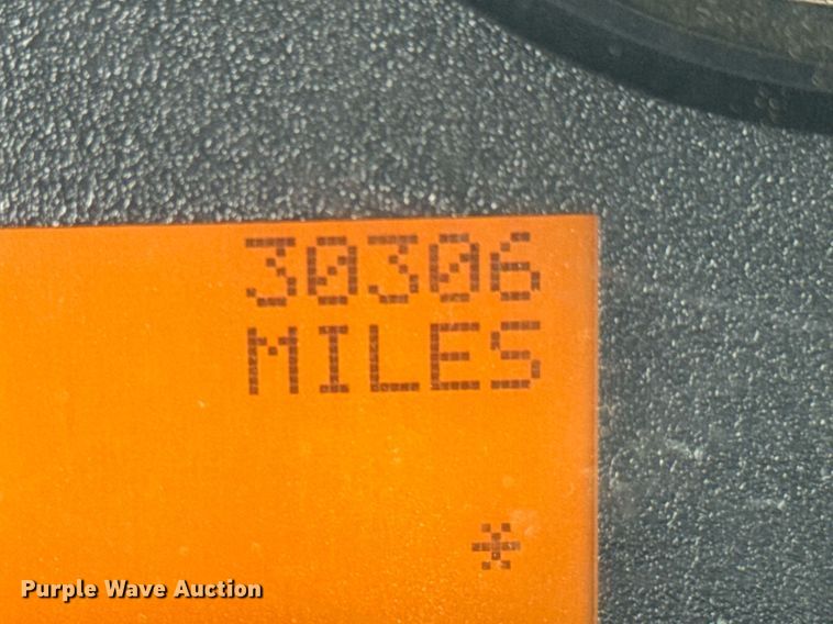 image for item DU9814 2012 International 4300 water truck