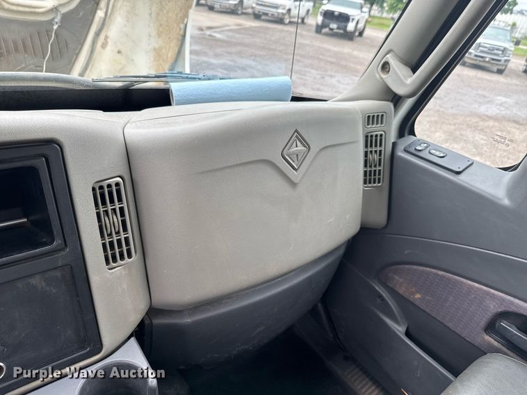 image for item DU9814 2012 International 4300 water truck