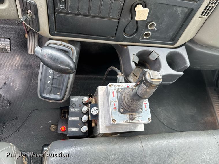 image for item DU9814 2012 International 4300 water truck