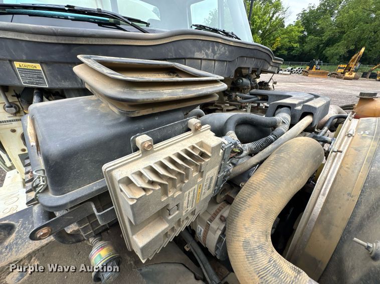 image for item DU9814 2012 International 4300 water truck