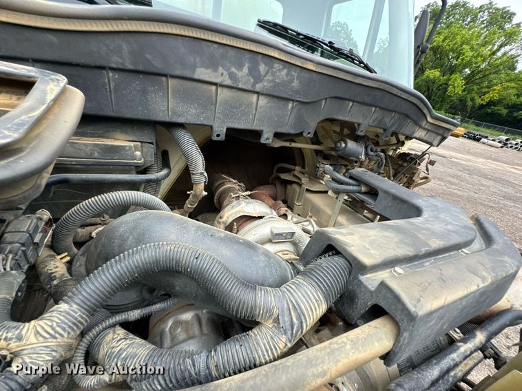 image for item DU9814 2012 International 4300 water truck