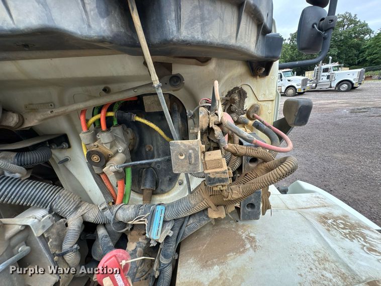 image for item DU9814 2012 International 4300 water truck