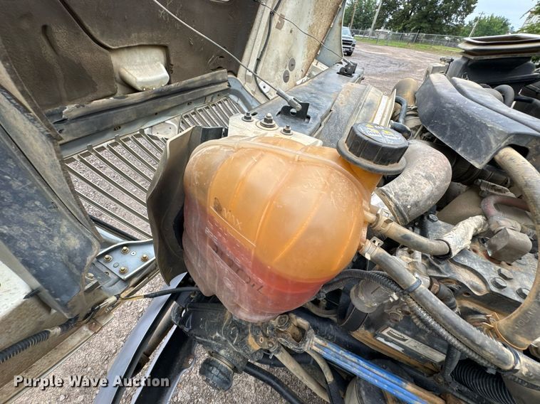 image for item DU9814 2012 International 4300 water truck