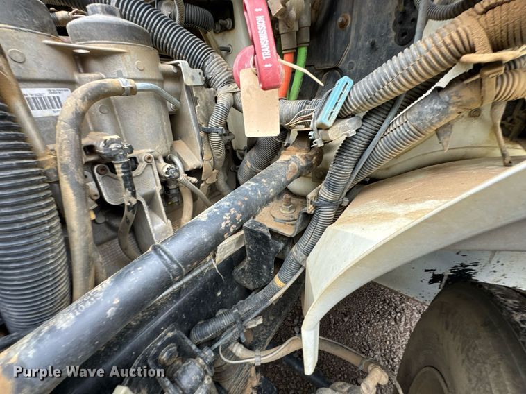 image for item DU9814 2012 International 4300 water truck