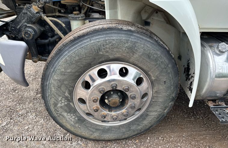 image for item DU9814 2012 International 4300 water truck