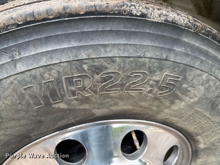 image for item DU9814 2012 International 4300 water truck