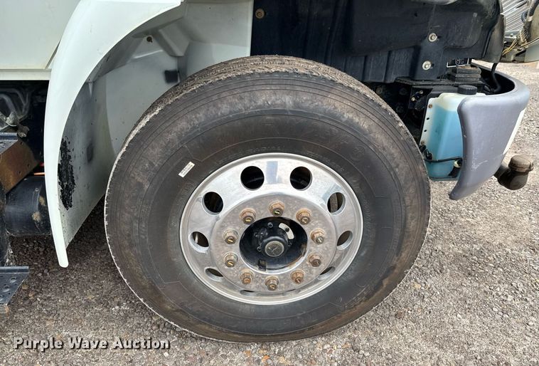 image for item DU9814 2012 International 4300 water truck