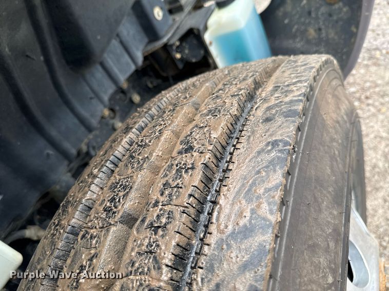 image for item DU9814 2012 International 4300 water truck