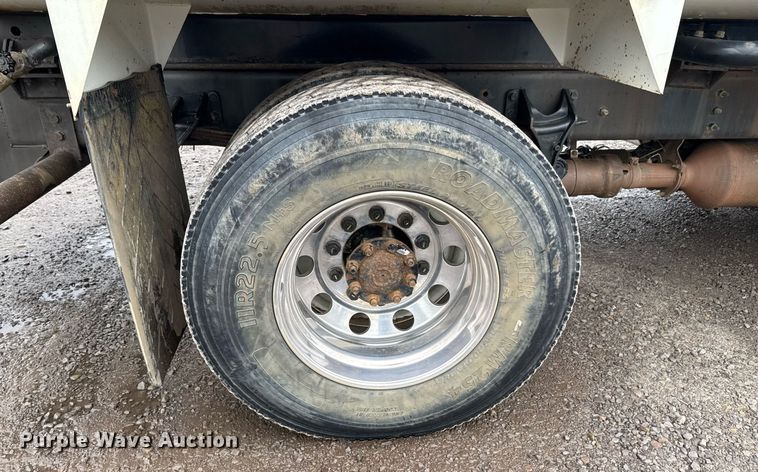 image for item DU9814 2012 International 4300 water truck