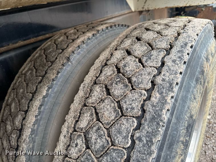 image for item DU9814 2012 International 4300 water truck