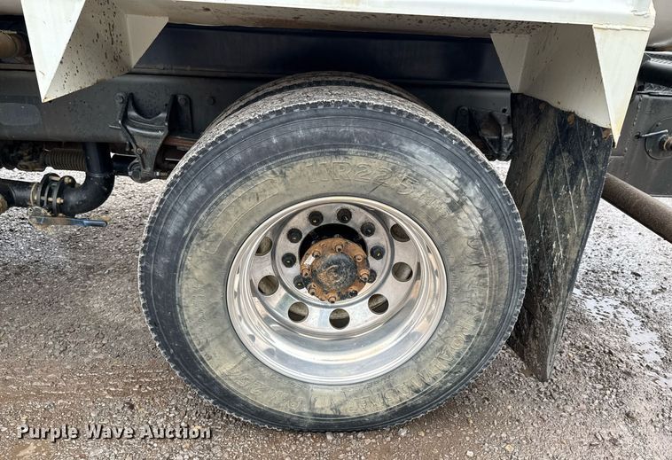 image for item DU9814 2012 International 4300 water truck