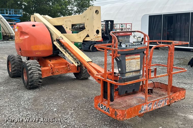 image for item DU9818 2000 JLG 450A boom lift