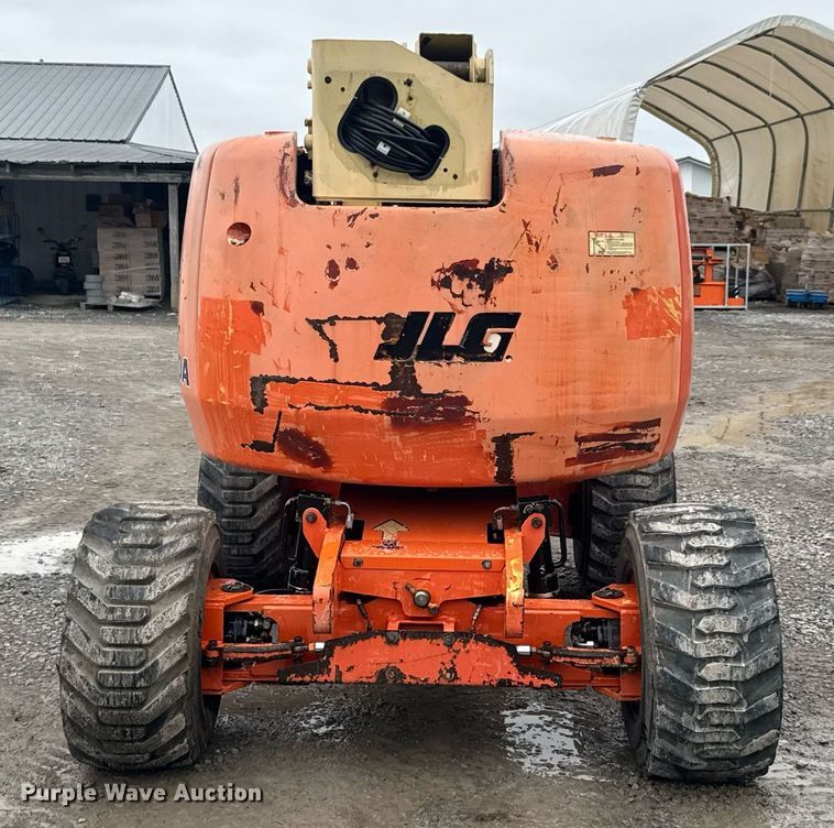 image for item DU9818 2000 JLG 450A boom lift