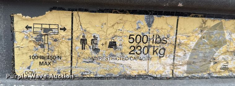 image for item DU9818 2000 JLG 450A boom lift