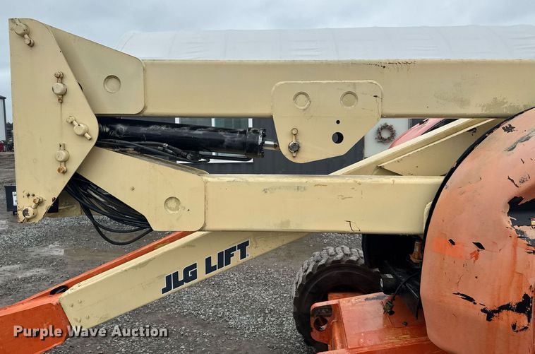 image for item DU9818 2000 JLG 450A boom lift