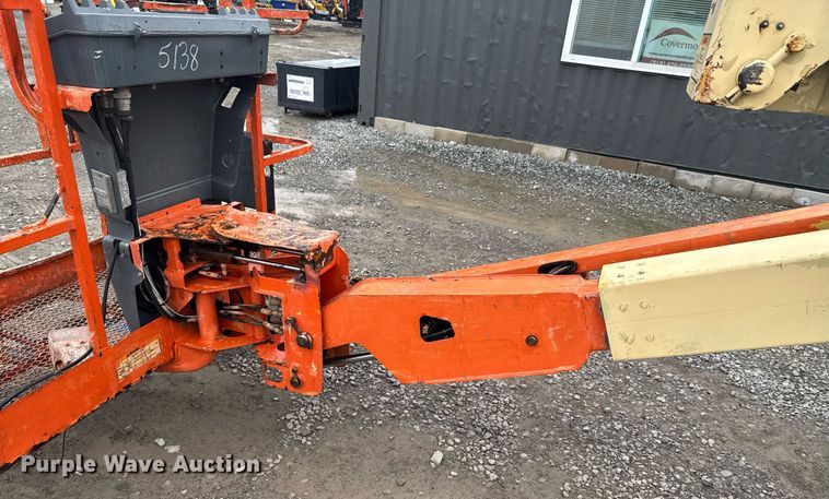 image for item DU9818 2000 JLG 450A boom lift