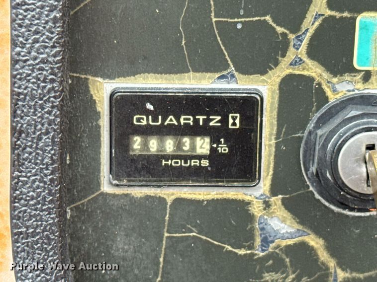 image for item DU9818 2000 JLG 450A boom lift