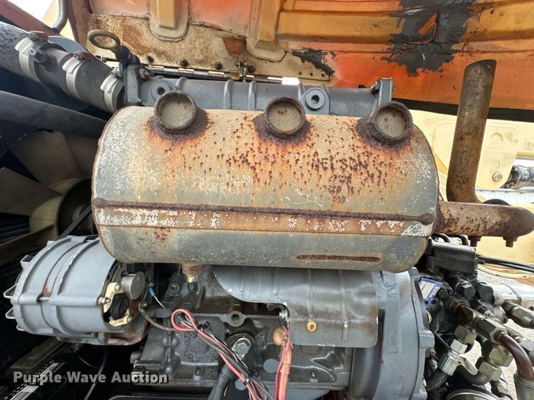 image for item DU9818 2000 JLG 450A boom lift