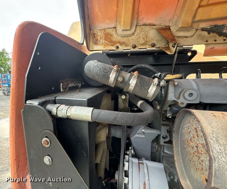 image for item DU9818 2000 JLG 450A boom lift