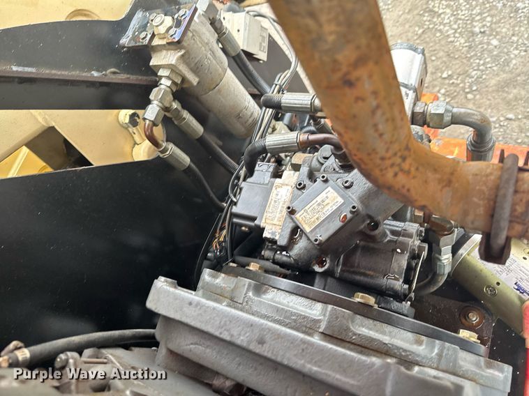 image for item DU9818 2000 JLG 450A boom lift