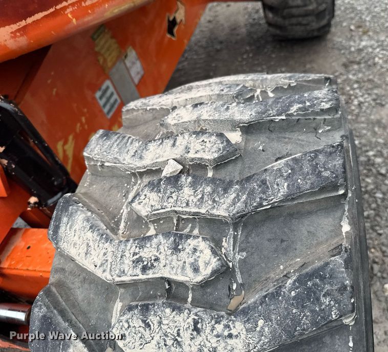 image for item DU9818 2000 JLG 450A boom lift