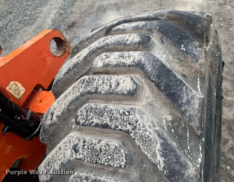 image for item DU9818 2000 JLG 450A boom lift