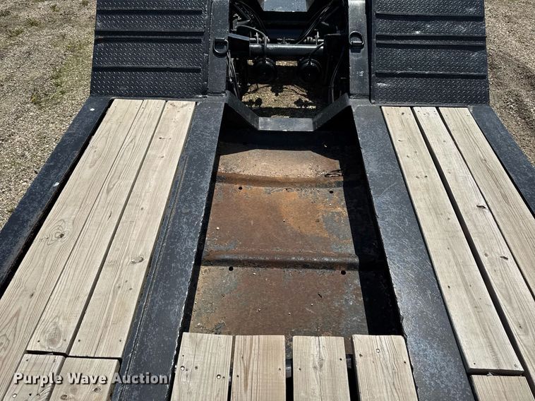 image for item DV2611 2012 XL Specialized Trailers XL110HDG lowboy equipment trailer