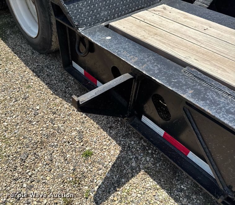 image for item DV2611 2012 XL Specialized Trailers XL110HDG lowboy equipment trailer