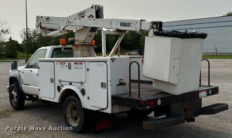 image for item DV2714 2000 GMC 3500HD SL bucket truck