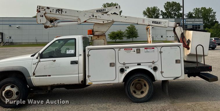 image for item DV2714 2000 GMC 3500HD SL bucket truck