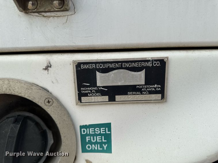 image for item DV2714 2000 GMC 3500HD SL bucket truck