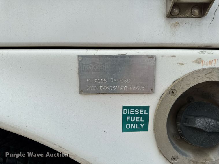 image for item DV2714 2000 GMC 3500HD SL bucket truck