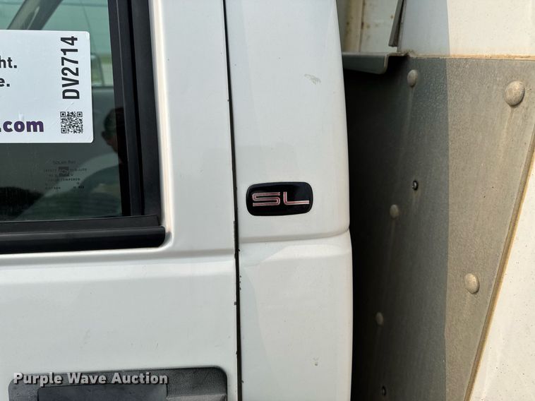 image for item DV2714 2000 GMC 3500HD SL bucket truck