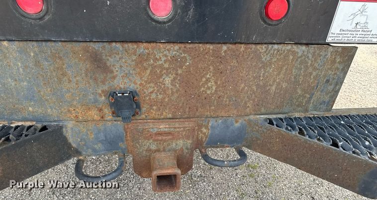 image for item DV2714 2000 GMC 3500HD SL bucket truck