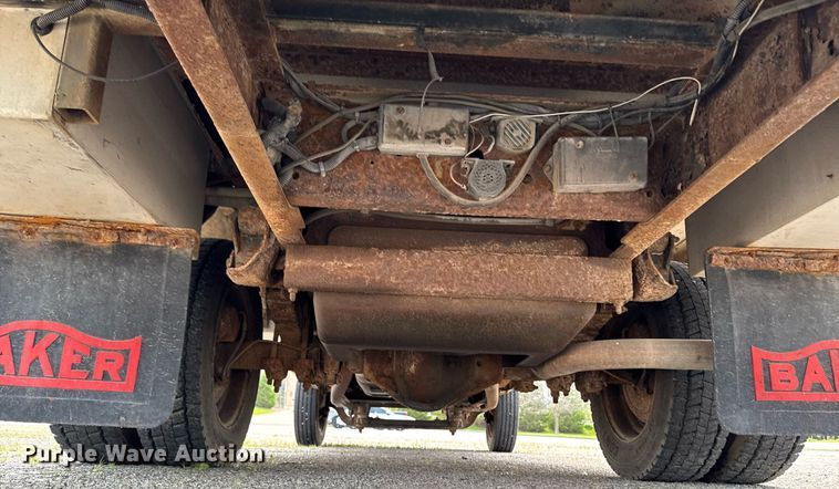 image for item DV2714 2000 GMC 3500HD SL bucket truck