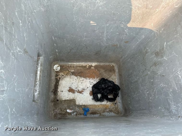 image for item DV2714 2000 GMC 3500HD SL bucket truck