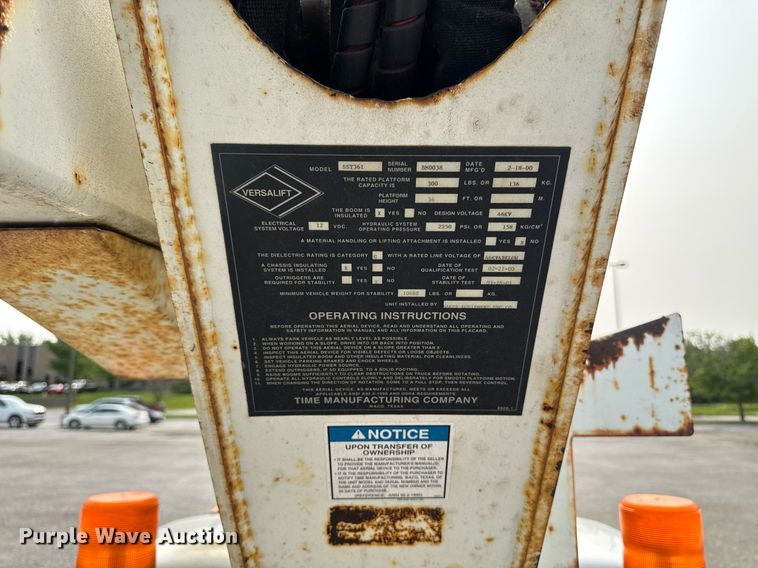 image for item DV2714 2000 GMC 3500HD SL bucket truck