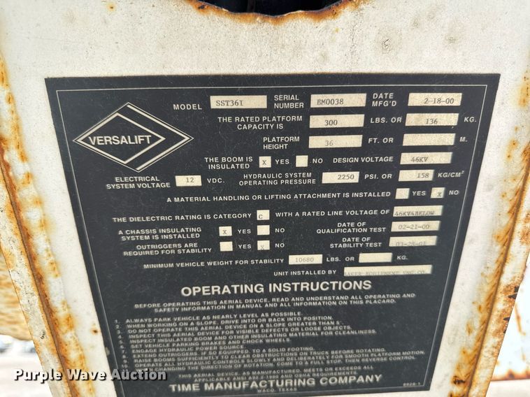 image for item DV2714 2000 GMC 3500HD SL bucket truck