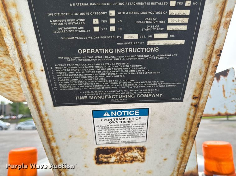 image for item DV2714 2000 GMC 3500HD SL bucket truck