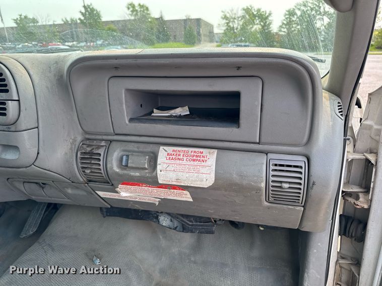 image for item DV2714 2000 GMC 3500HD SL bucket truck